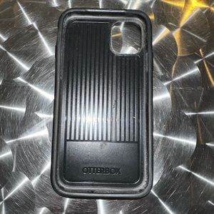 iPhone 11 otterbox phone case